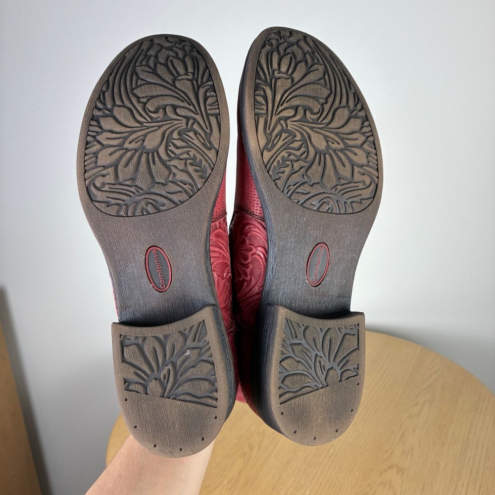 Comfortiva Red Tooled Floral‎ Embossed Leather Ankle Chelsea Boots Women's 10 - Picture 6 of 7